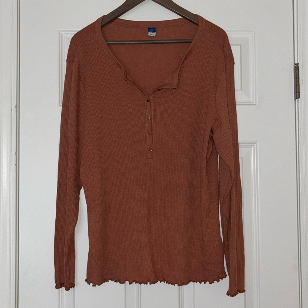 Women’s Old Navy Henley shirt